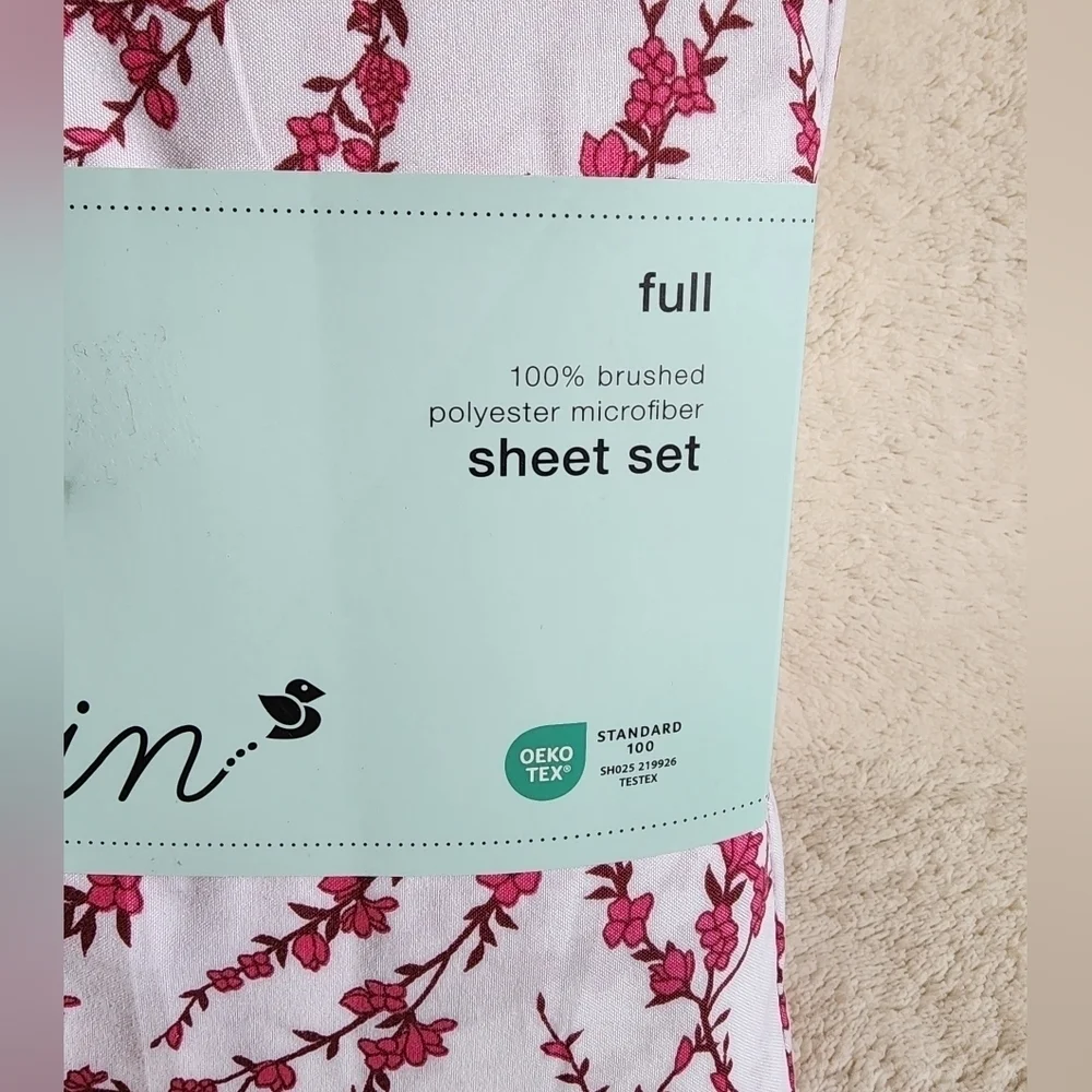 New full bed sheet set blooming cherry, 1 flat, 1 fitted sheets, 2 pillow cases
